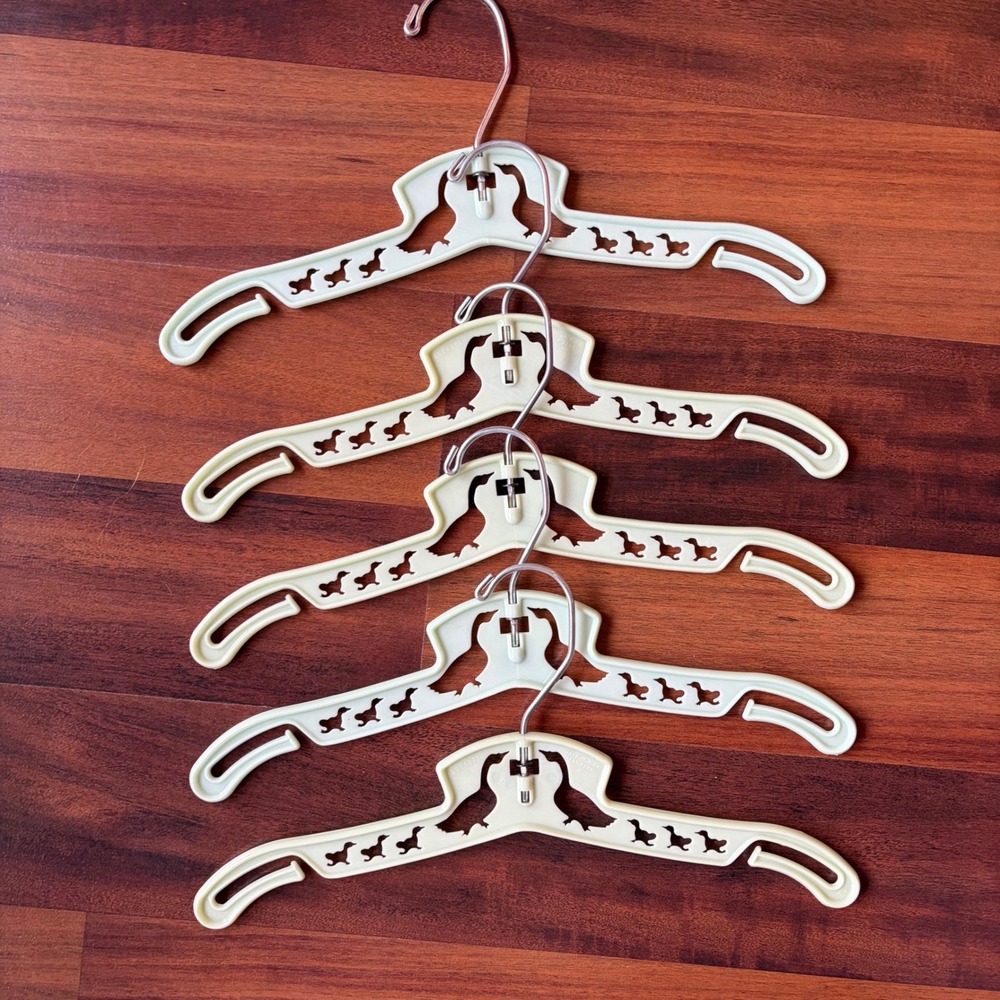 Cottage core Mint Green Duck Motif Plastic Hangers Set of 5 Made in USA Retro‎